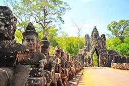Jour 9 : Visite de Angkor (grand circuit)